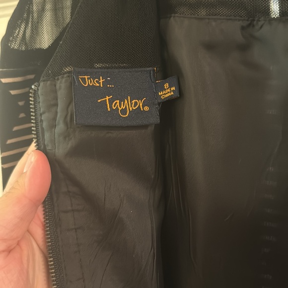 Just Taylor black and white mini dress. Size 8. Good used condition. - Picture 3 of 5